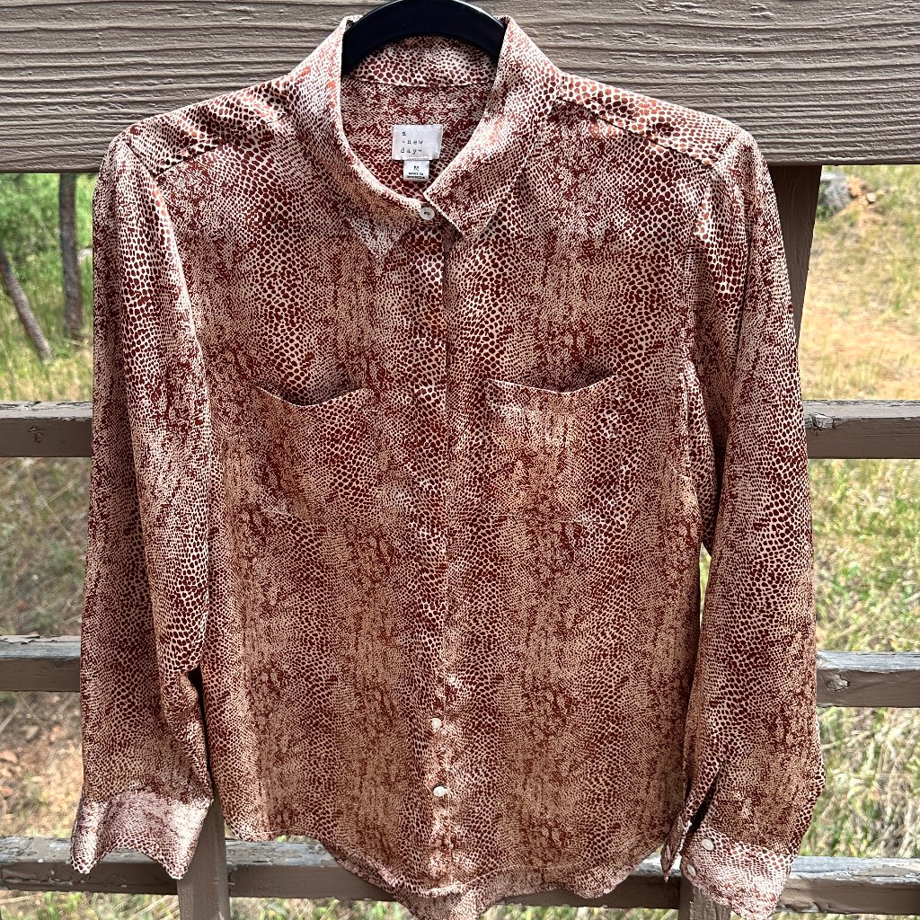 Euc A New Day Giraffe Print Long-Sleeve Satin Blouse
